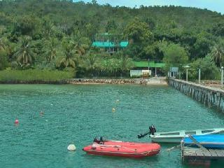 Tempat peranginan Island View